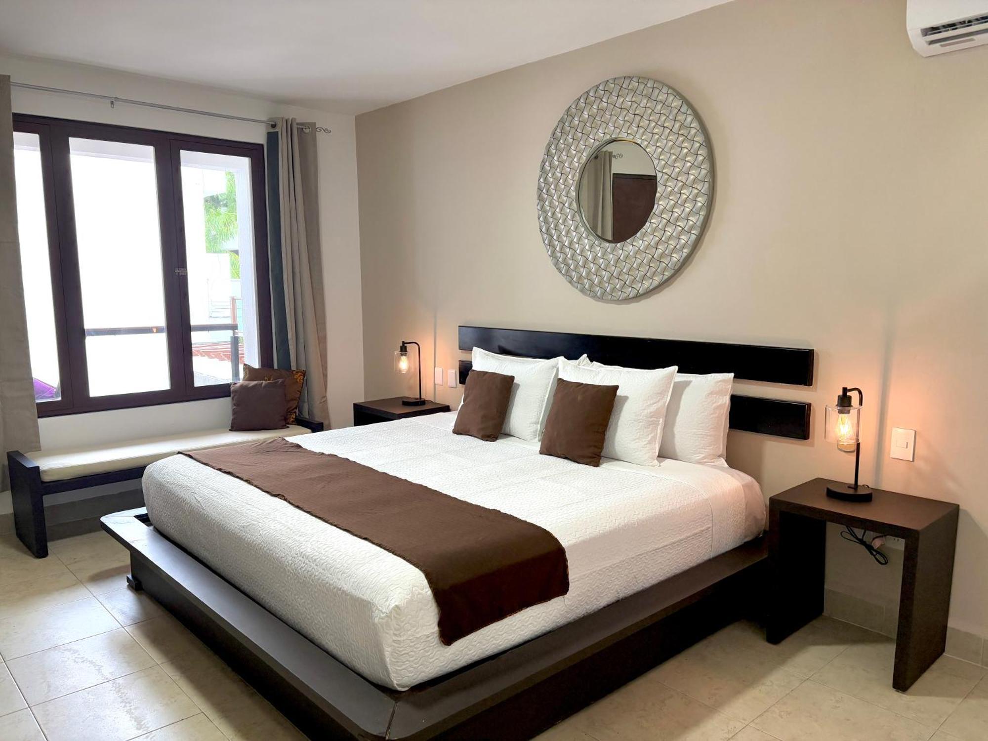 Aria Rooftop & Pool Now With Breakfast Hotel *