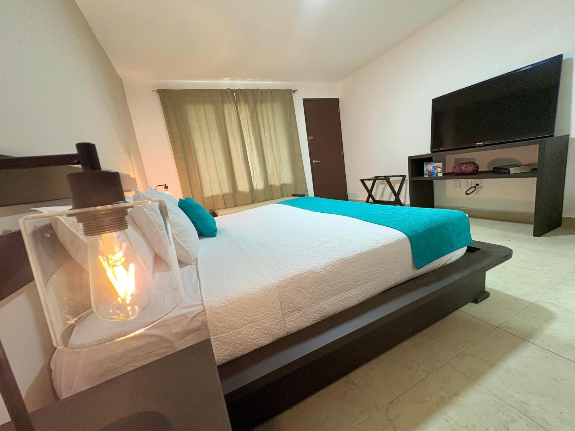 Hotel Aria Rooftop & Pool Now With Breakfast Playa del Carmen