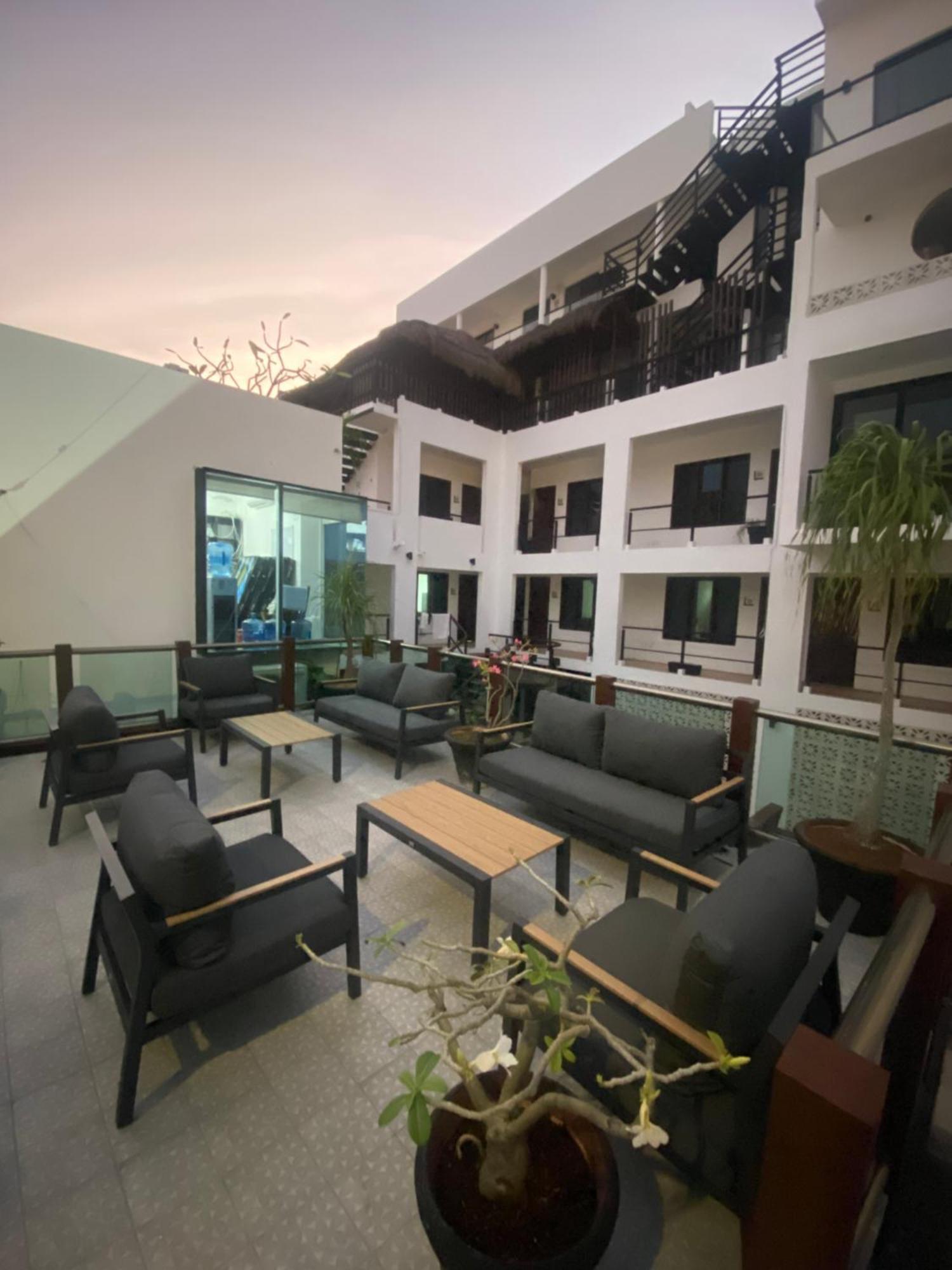 Aria Rooftop & Pool Now With Breakfast Hotel *