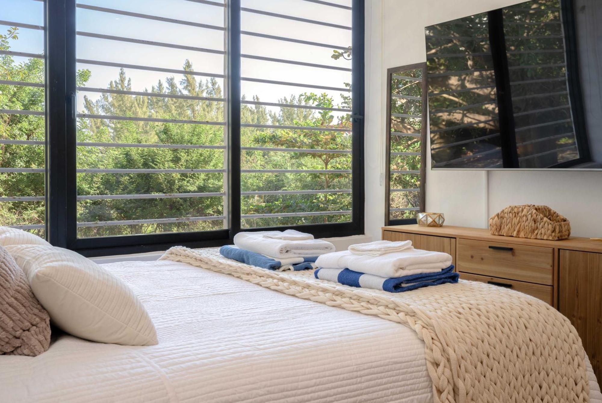Spacious 200m From & 5th Ave Playa del Carmen