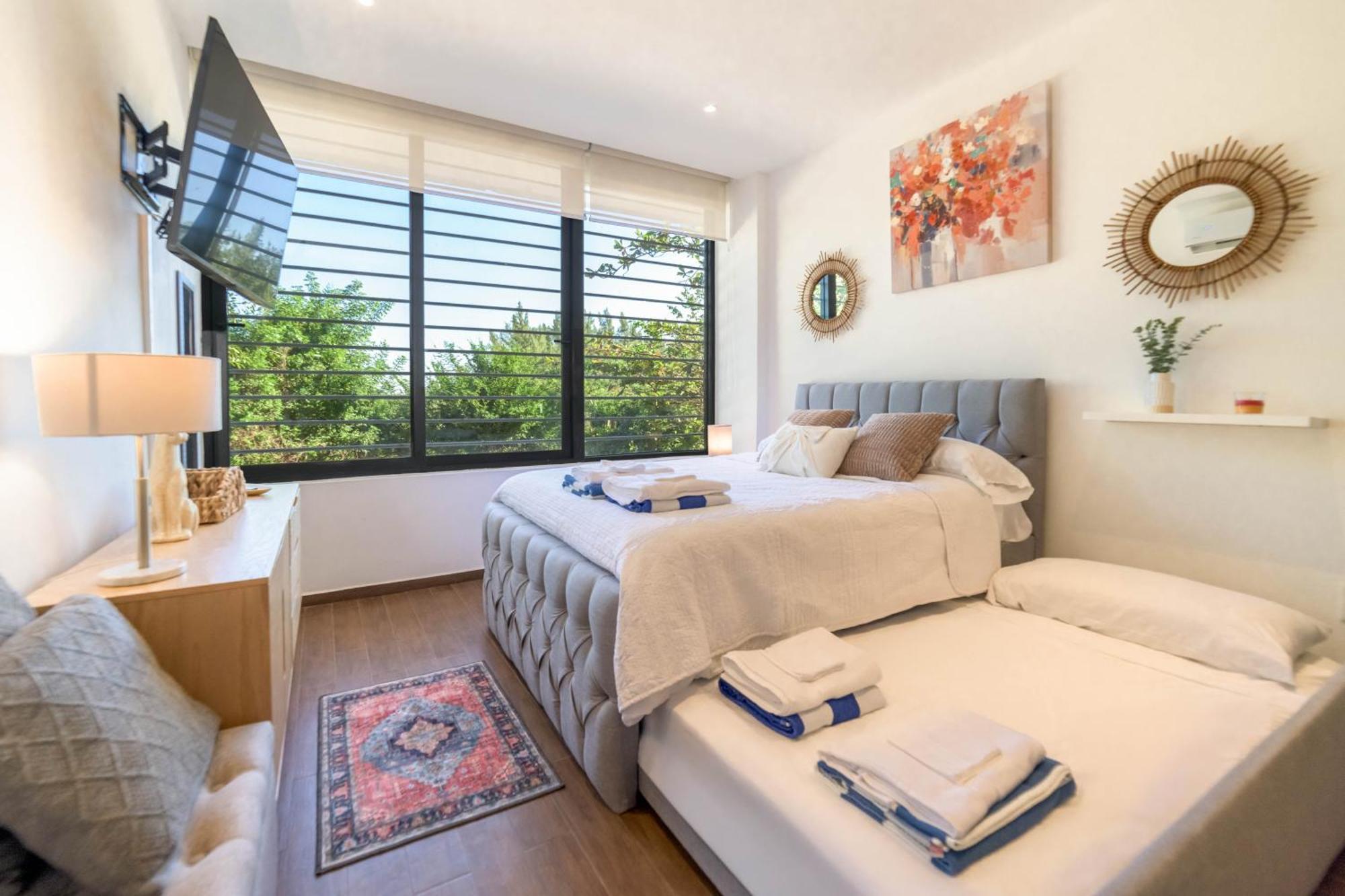Spacious 200m From & 5th Ave Apartamento