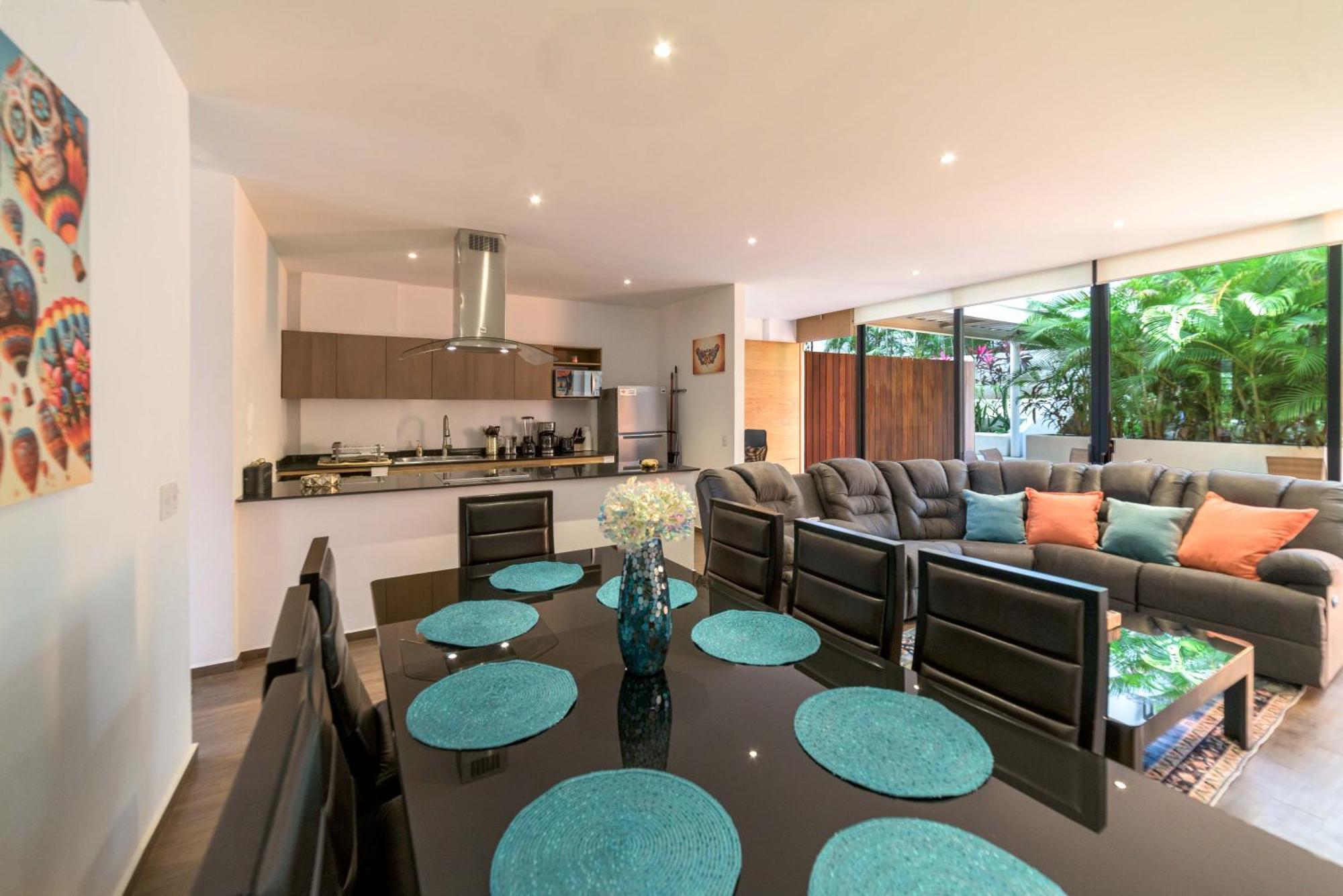 Spacious 200m From & 5th Ave * Playa del Carmen