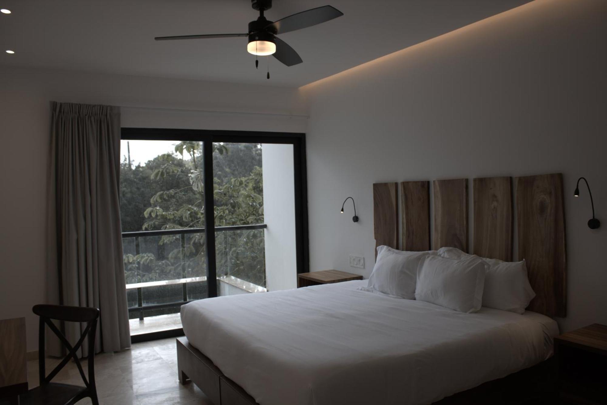 Khách sạn hẻo lánh B10 - Distinctive Hotel- Playa del Carmen