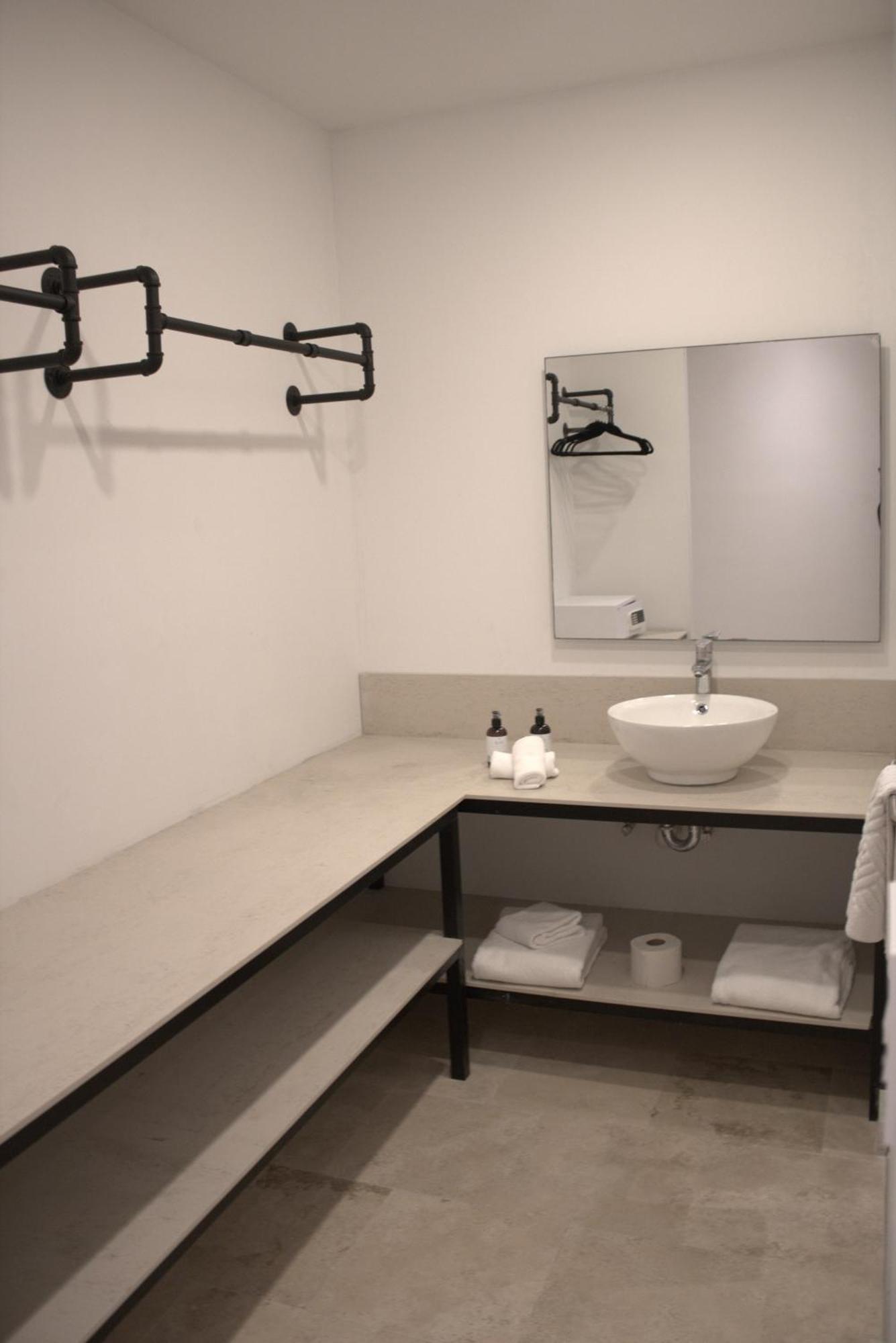 B10 - Distinctive Hotel- Apartahotel *