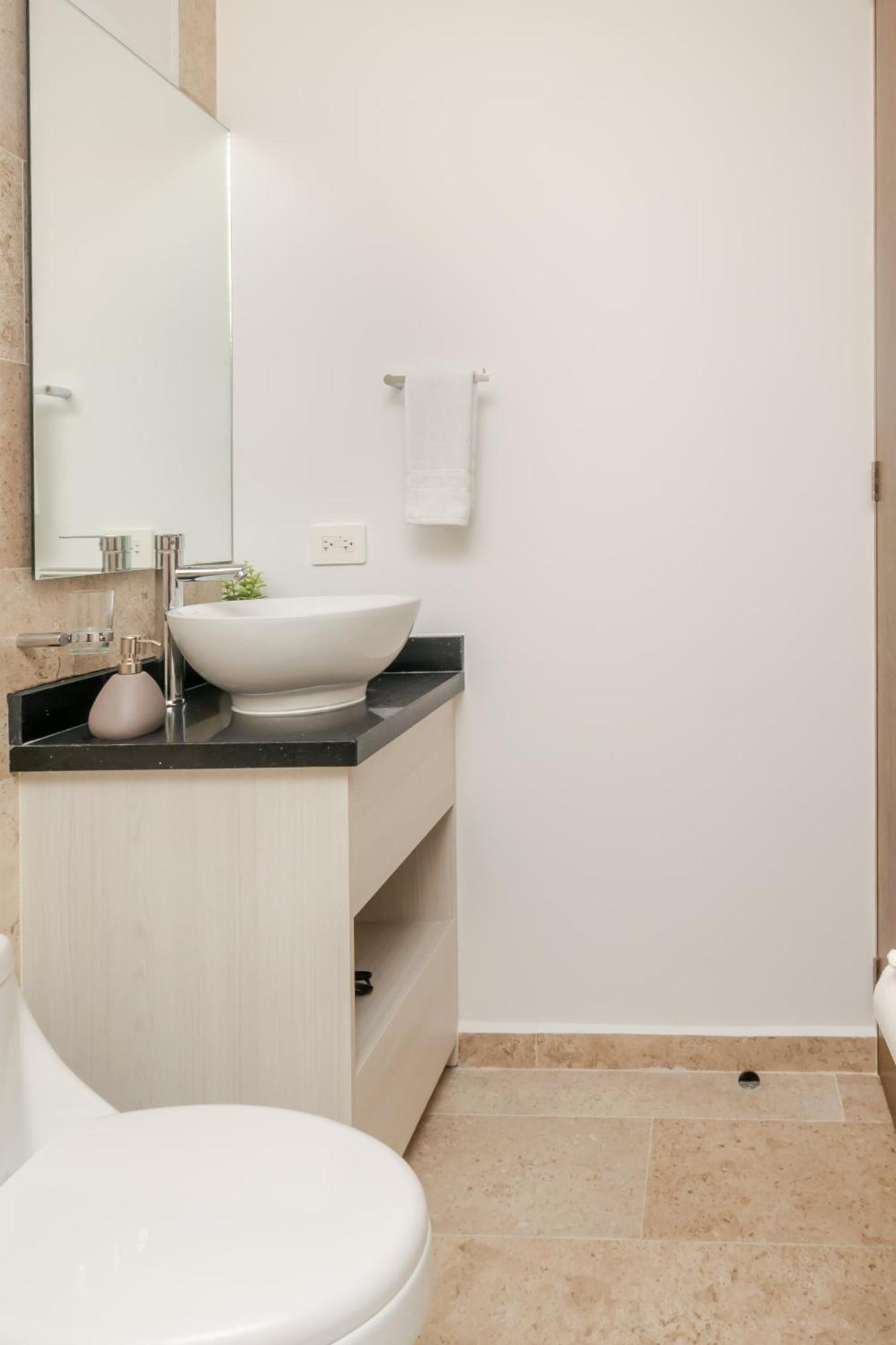 Chic Studio, Oceanview Roof Pool, Balcony, Gym Ferienhaus