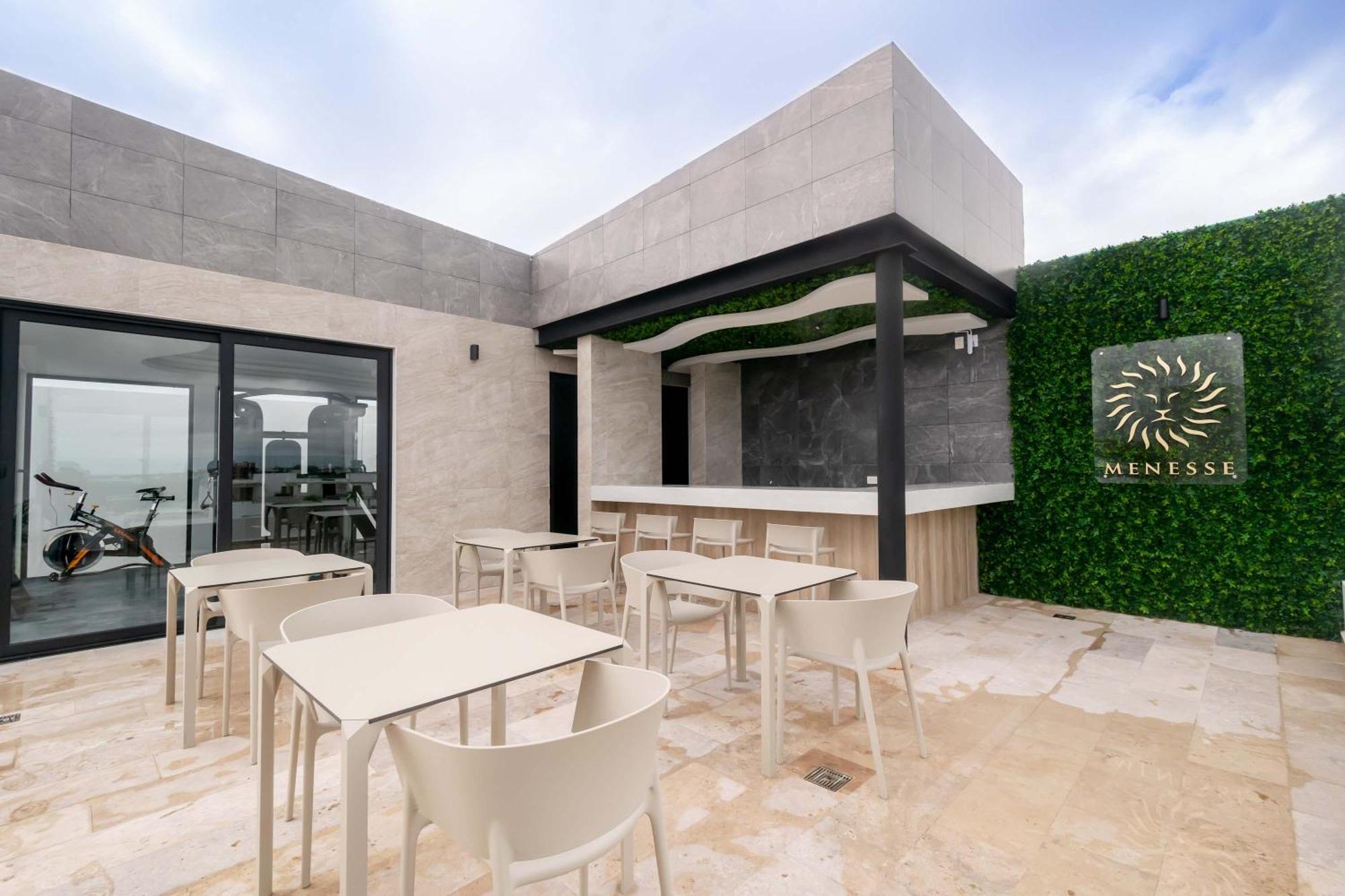 Ferienhaus Chic Studio, Oceanview Roof Pool, Balcony, Gym *