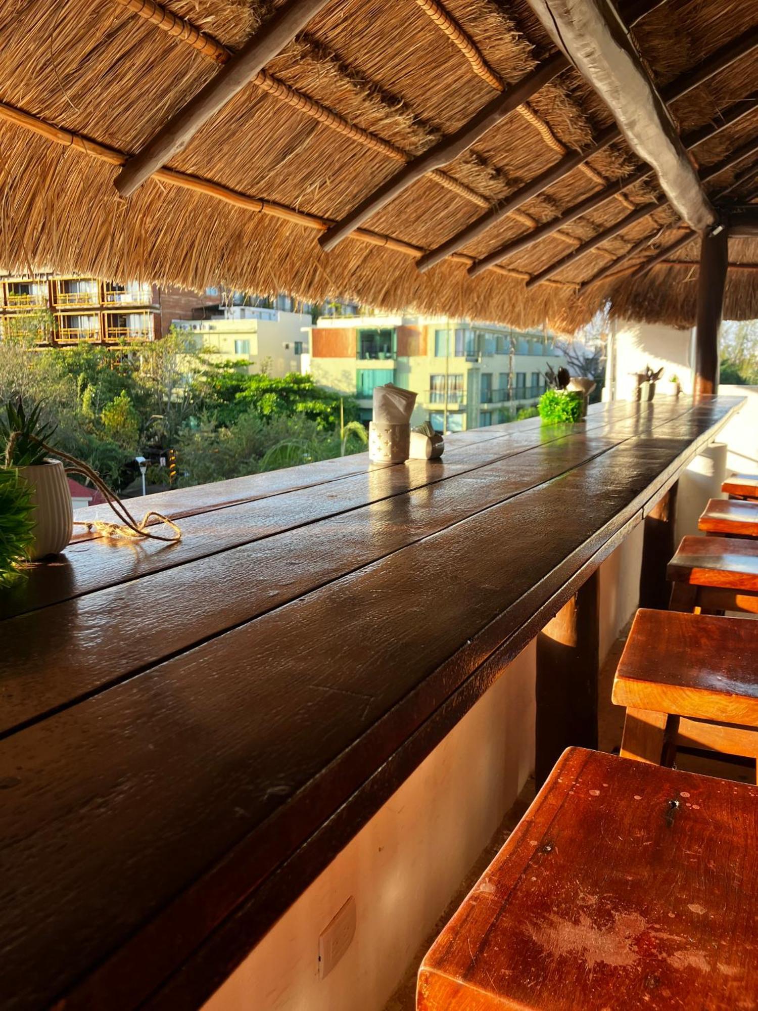 Aria Rooftop & Pool Now With Breakfast