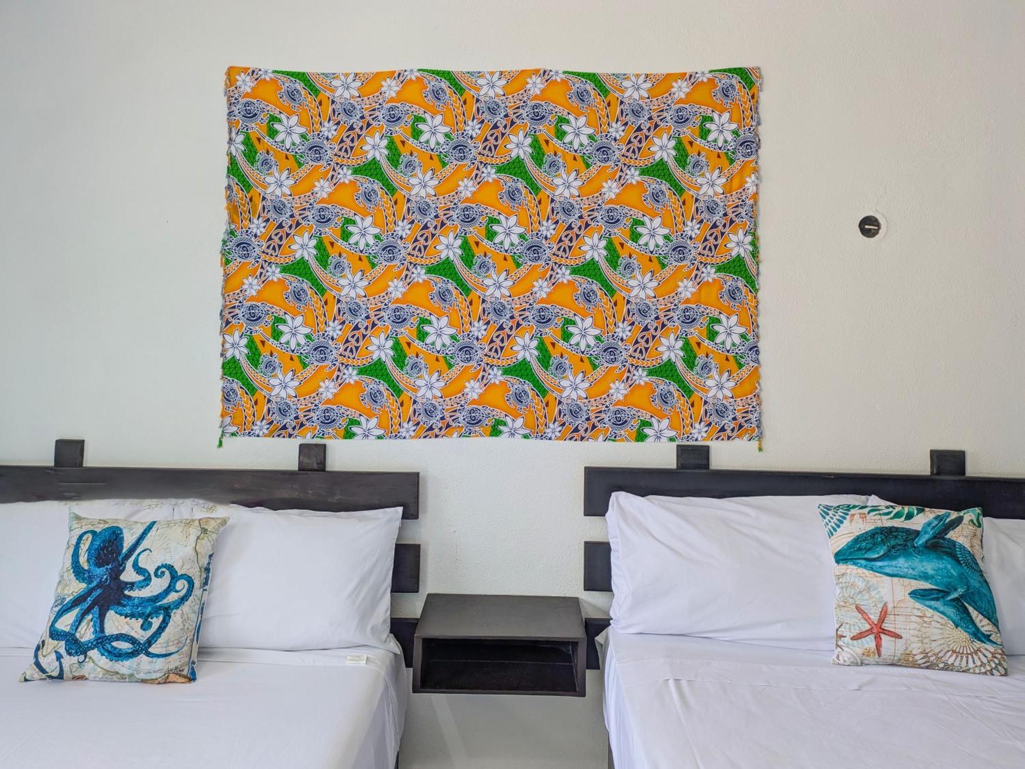 Apartment A5 Beachside Bliss Family Hawaiian Themed Quad Kitchen Ac *