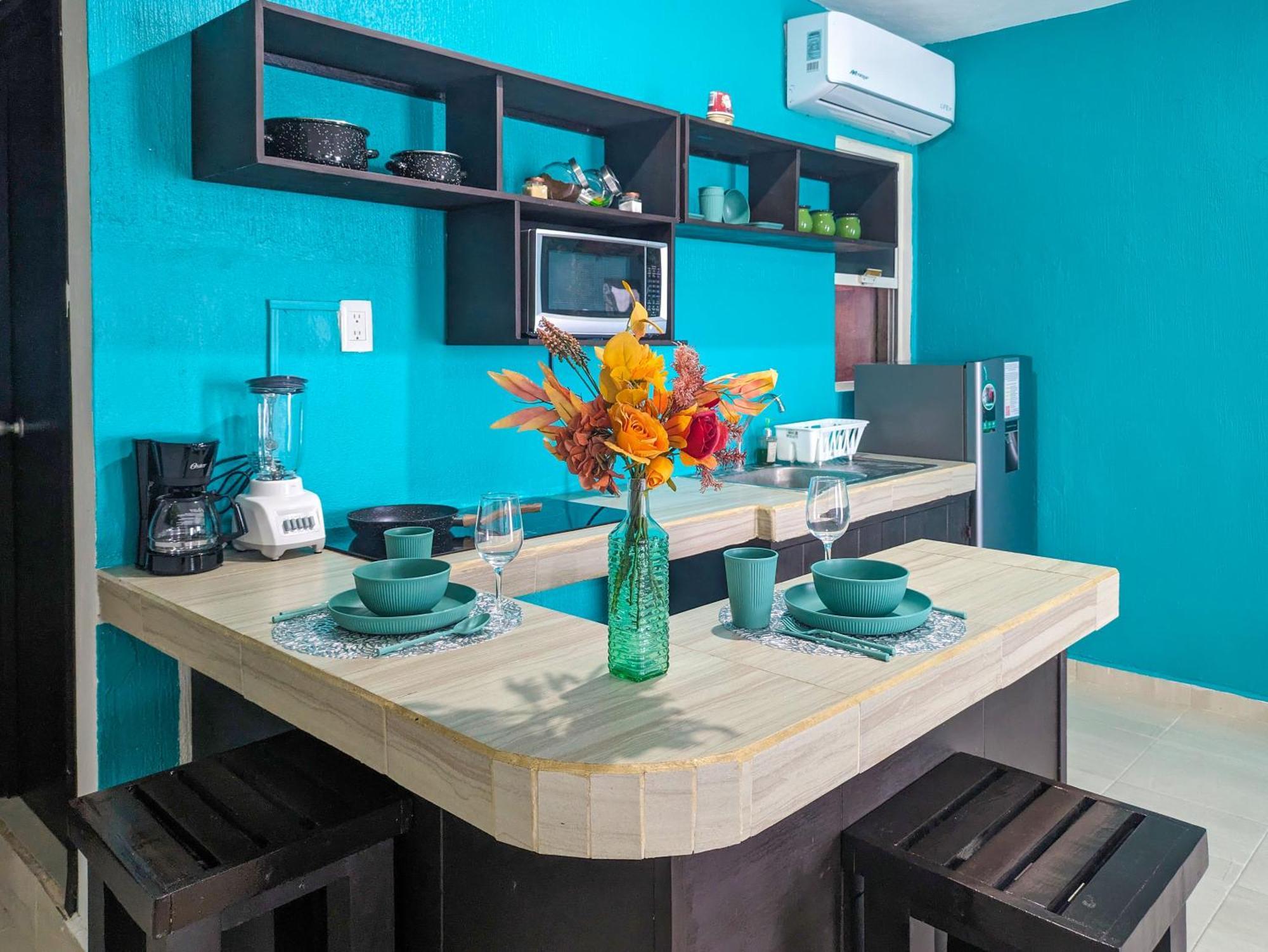 Apartment A5 Beachside Bliss Family Hawaiian Themed Quad Kitchen Ac Playa del Carmen