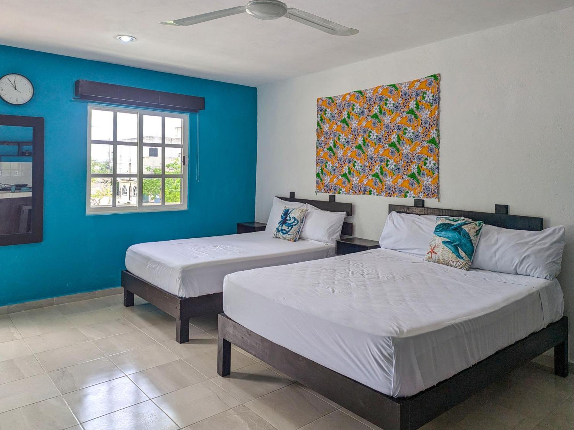A5 Beachside Bliss Family Hawaiian Themed Quad Kitchen Ac Apartment *