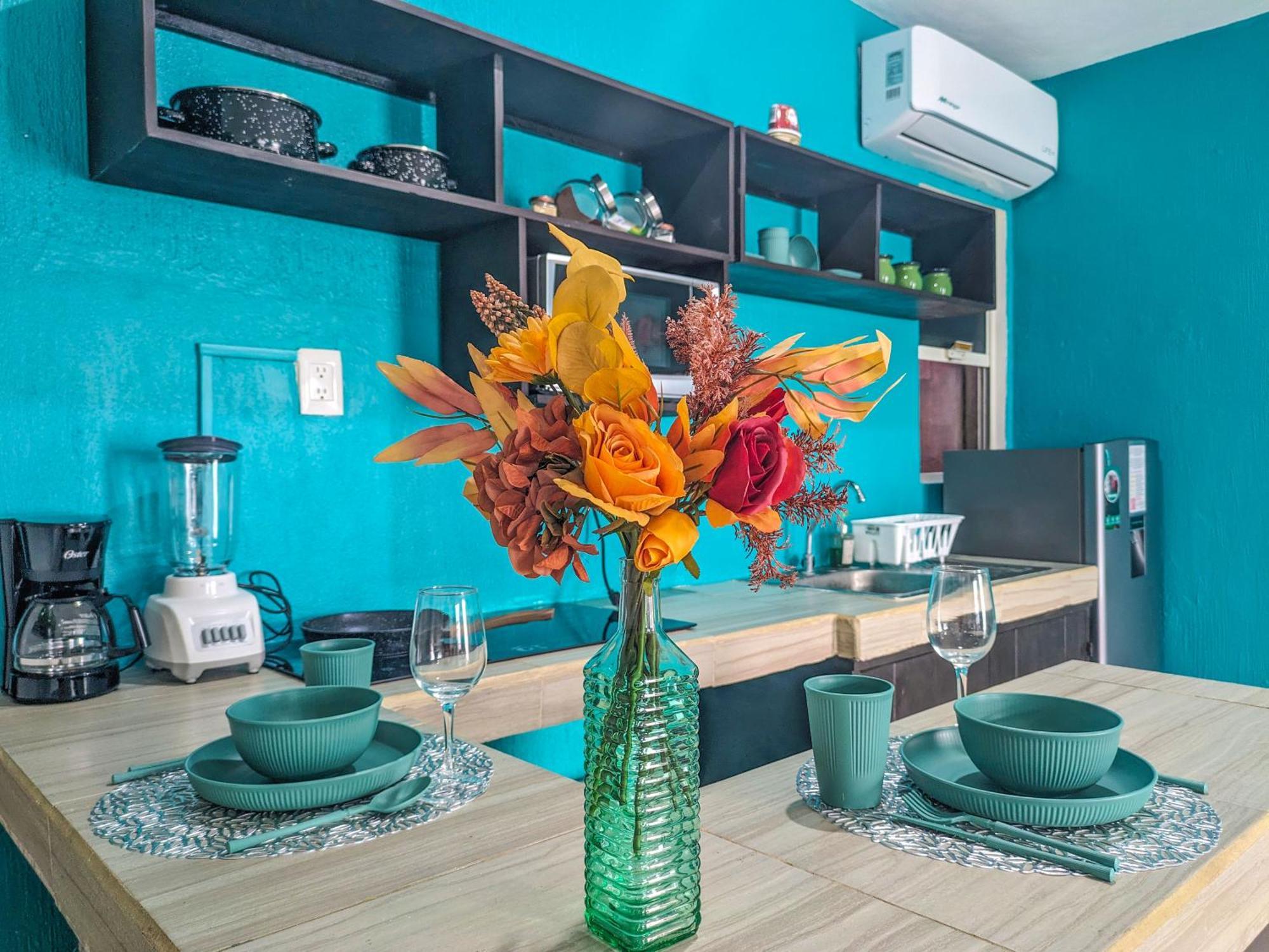 Apartment A5 Beachside Bliss Family Hawaiian Themed Quad Kitchen Ac *