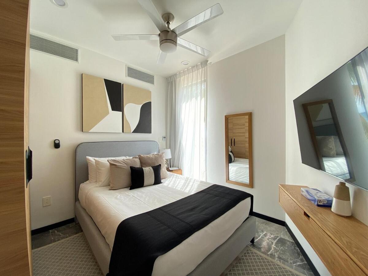 Ocean Front! Amazing Rooftop Pool, Walk To Fifth! * Playa del Carmen