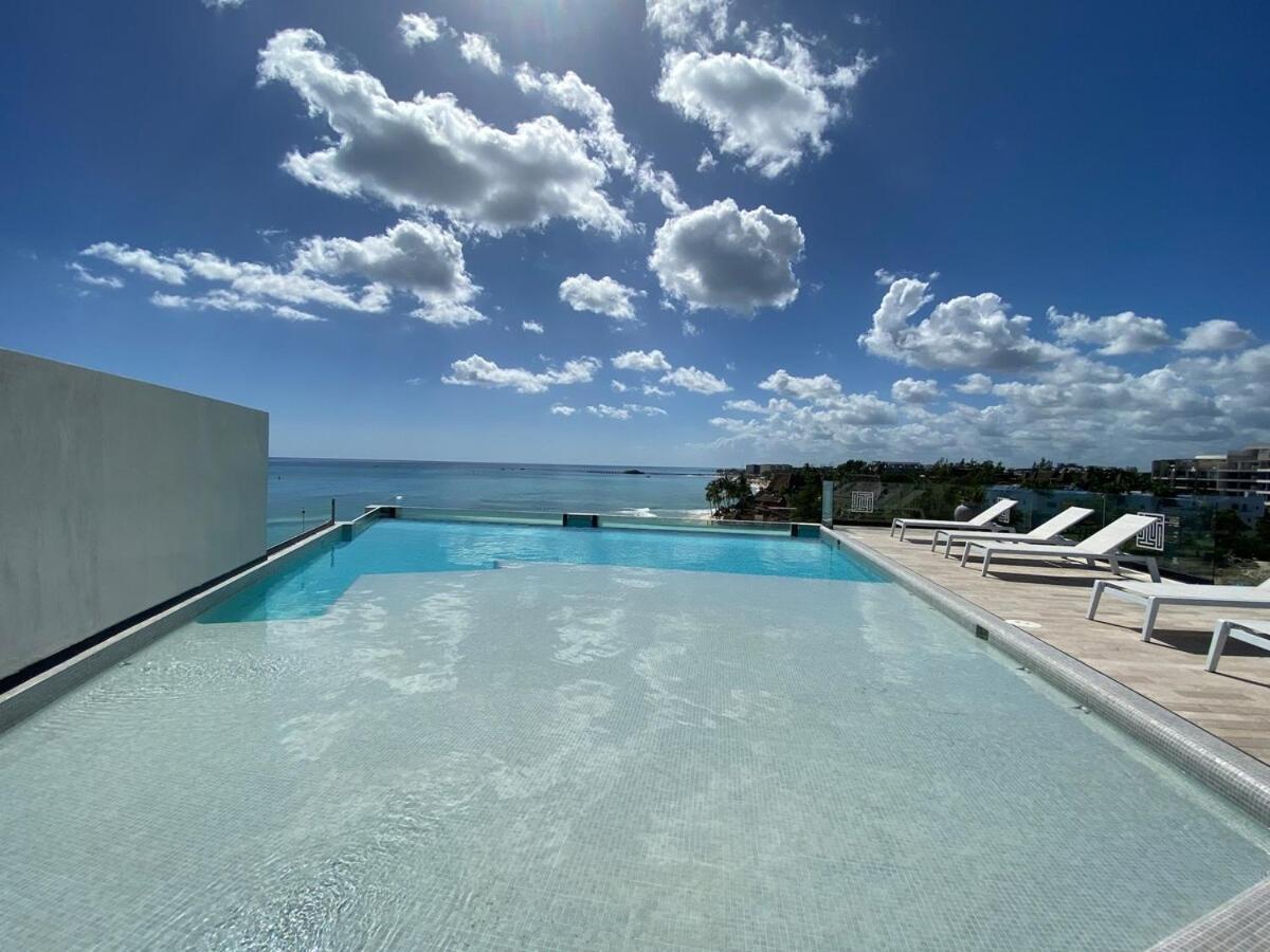 Ocean Front! Amazing Rooftop Pool, Walk To Fifth! Apartment *