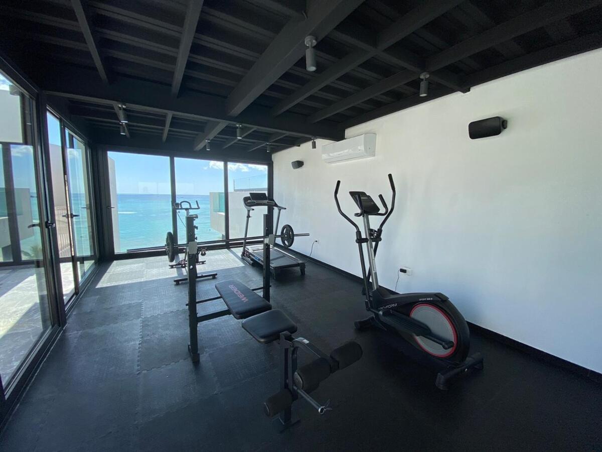 Ocean Front! Amazing Rooftop Pool, Walk To Fifth! Apartment Playa del Carmen