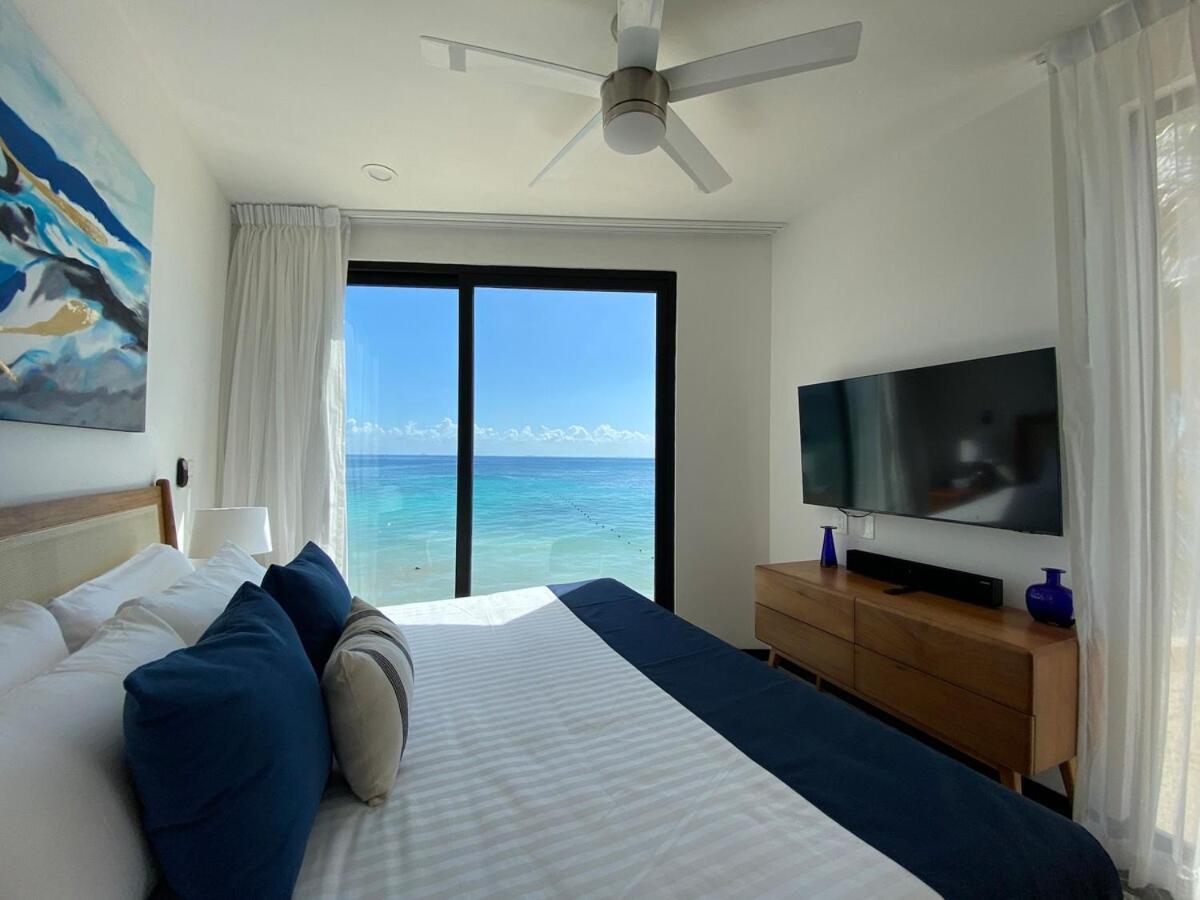 Ocean Front! Amazing Rooftop Pool, Walk To Fifth! Apartment