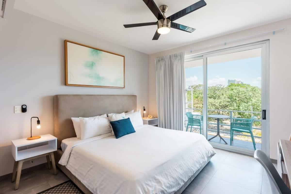 Luxury With Kitchen Ac Gym Pools Cinema * Playa del Carmen