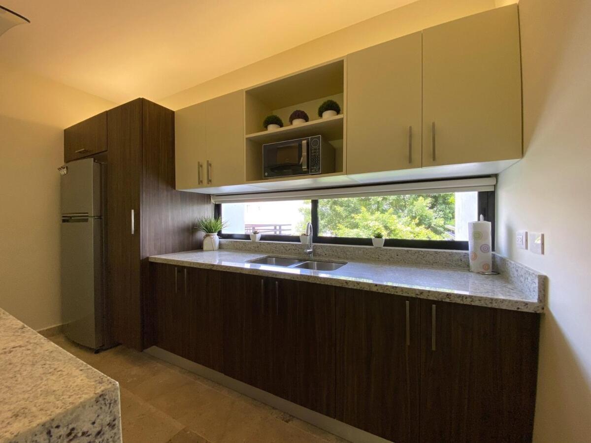 Seaview Roof Pool, Gym Onsite, 4 Blocks To 5th Ave Apartment *