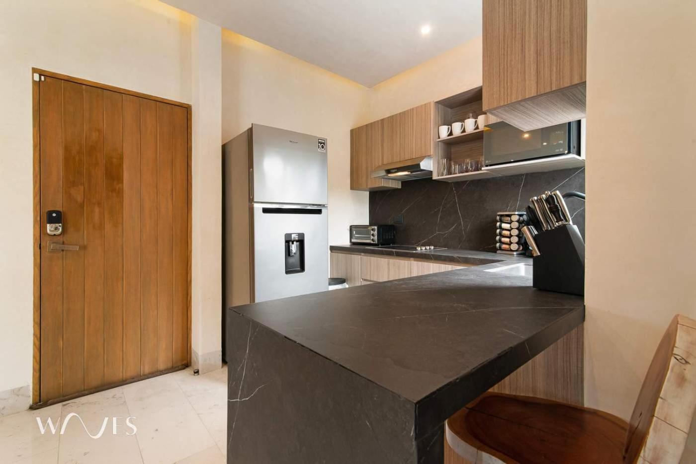 Prime 5th Ave - 2br With King Beds & Views *