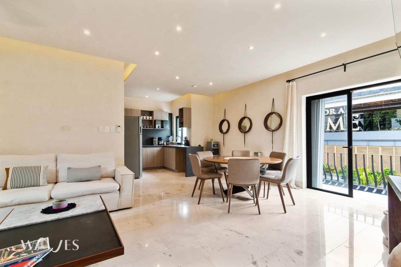 Prime 5th Ave - 2br With King Beds & Views Apartment *