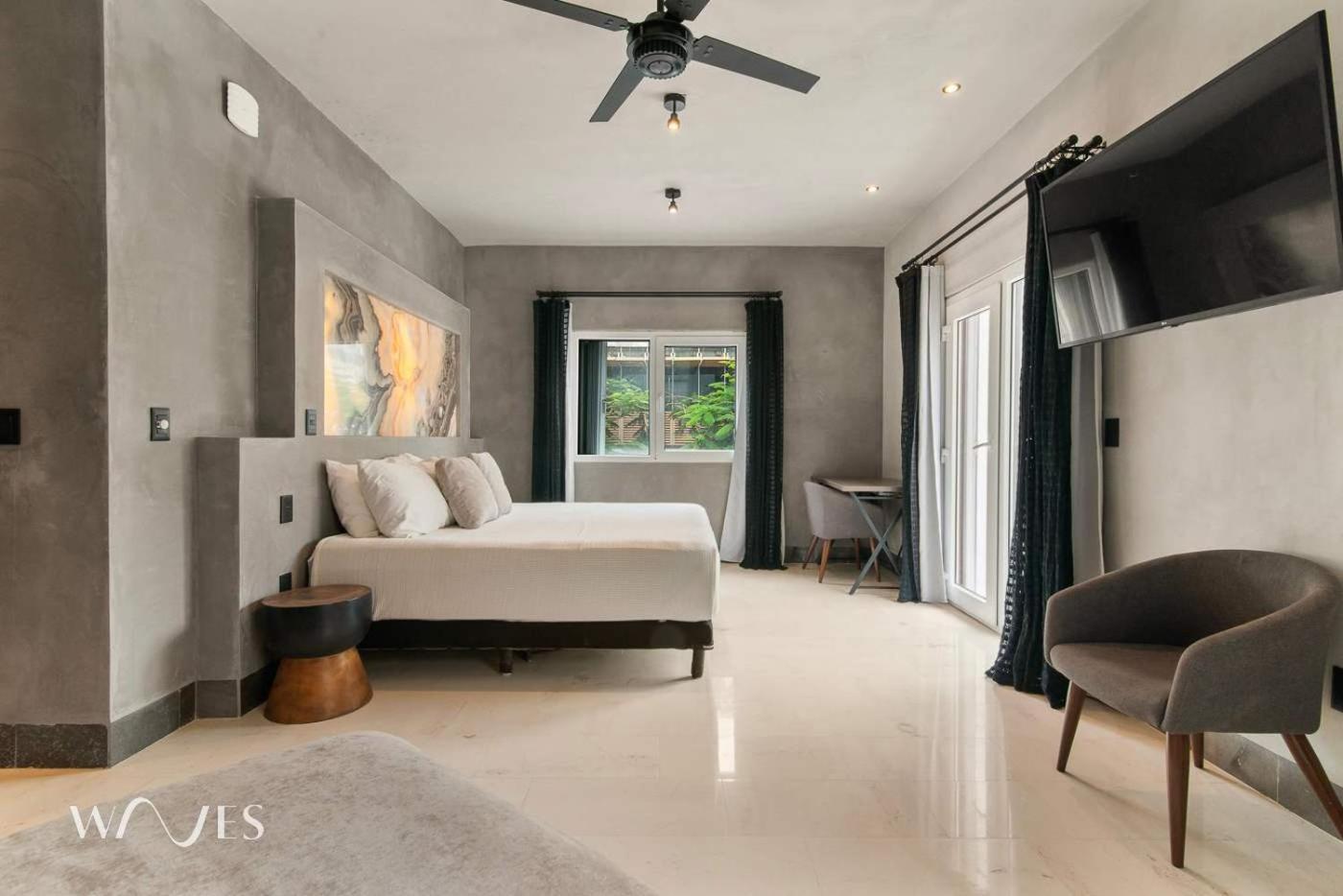 Prime 5th Ave - 4br With King Beds & Views Apartment