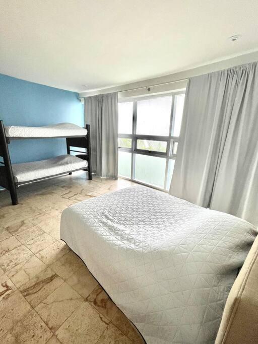 3 Bedroom Ocean View, Gym/parking Apartment *