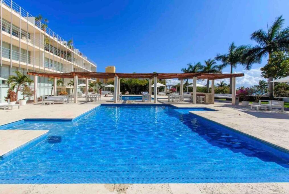 Apartment 3 Bedroom Ocean View, Gym/parking *