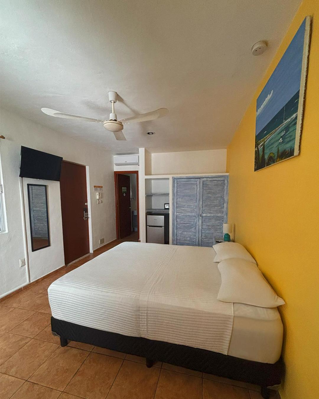 International House Riviera Maya 2*