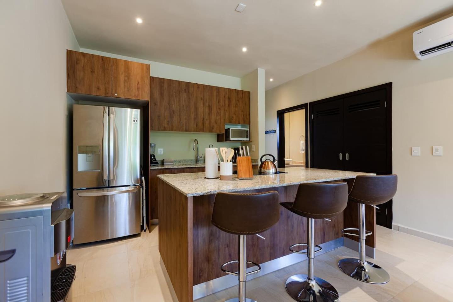 Coto8 Selvanova Gated, Wifi 200bm, King,6pools Сasa de vacaciones