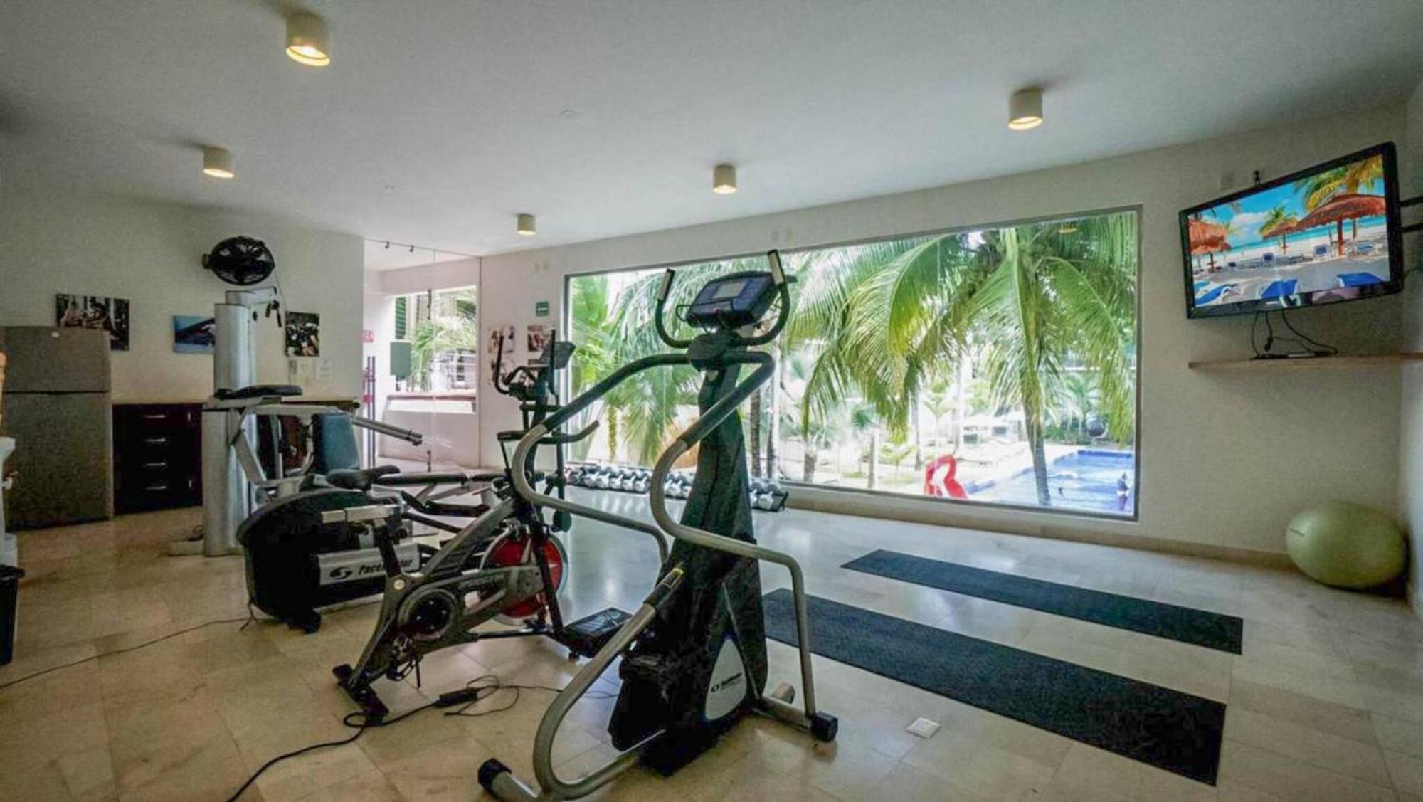Modern 2 Bedroom Colorful And Creative - At Via 38 A13 Casa de férias Playa del Carmen