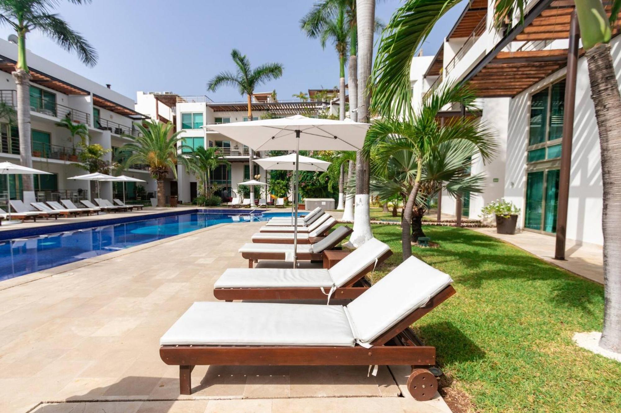 Modern 2 Bedroom Colorful And Creative - At Via 38 A13 Playa del Carmen