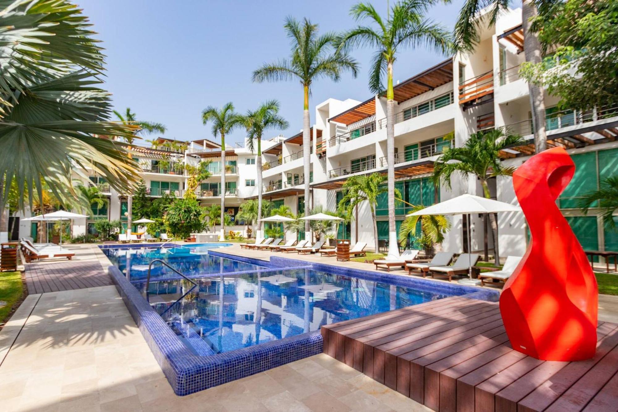 Modern 2 Bedroom Colorful And Creative - At Via 38 A13 * Playa del Carmen