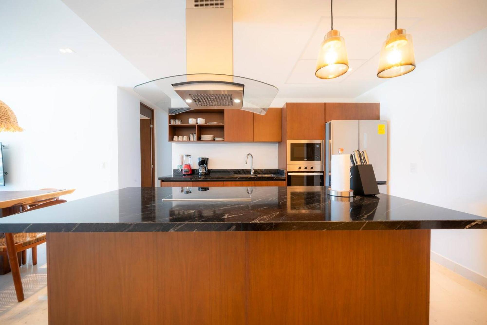 Luxury 3 Bedroom With Ocean View & Pool - Marila 503 *