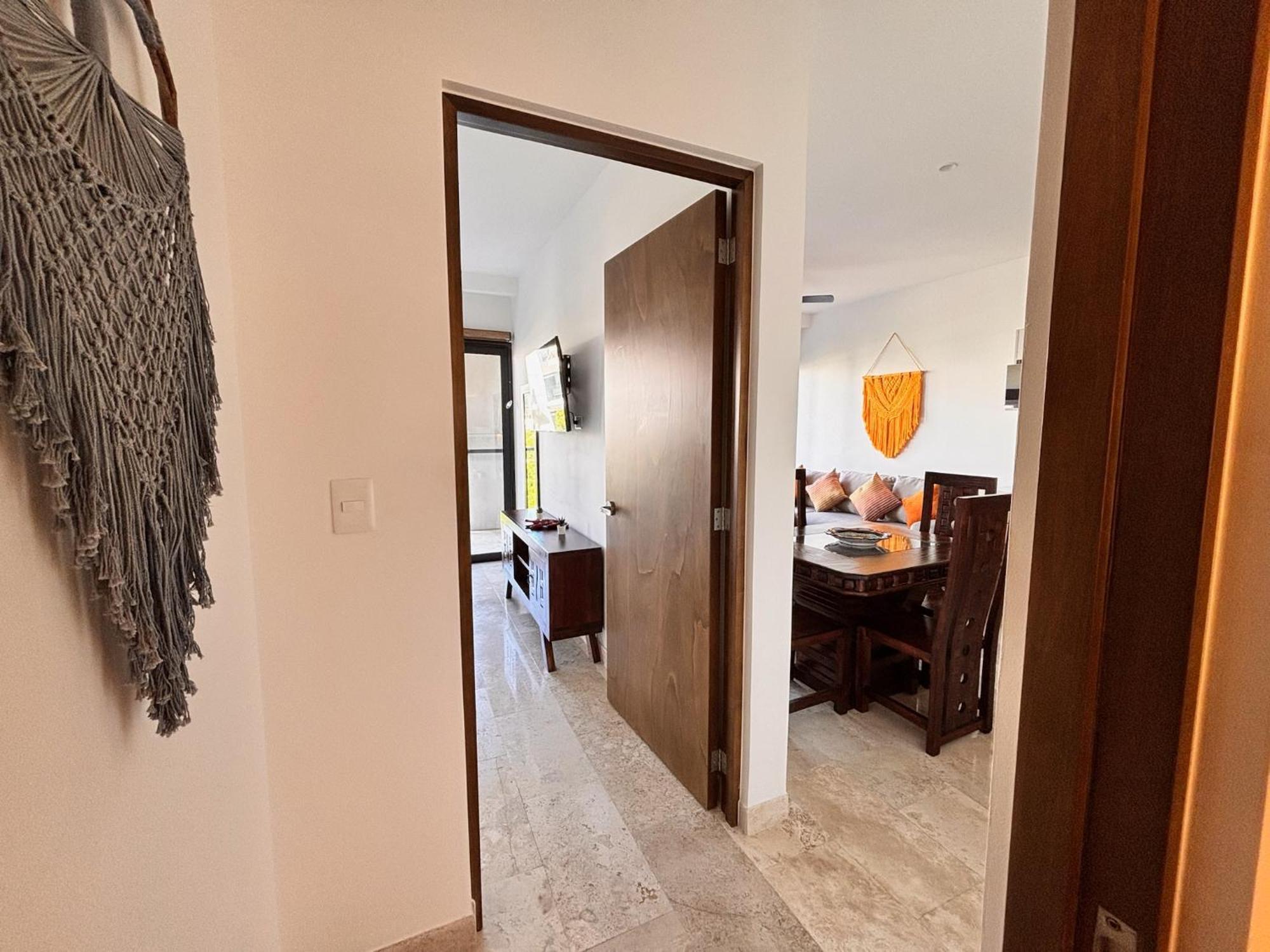 Modern 2br 1 Block From 5th Ave Wt Pool, Gym N Fast Wifi *