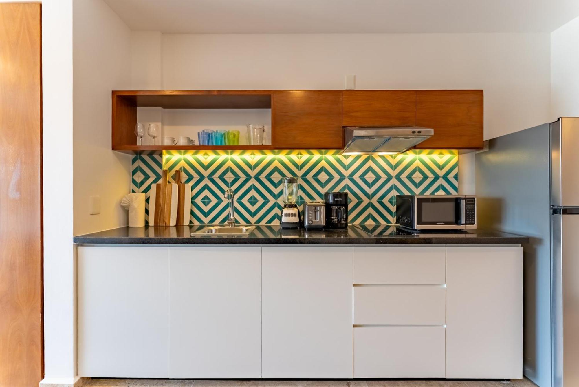 Apartment Beachside Breeze Near 5th & 38 *