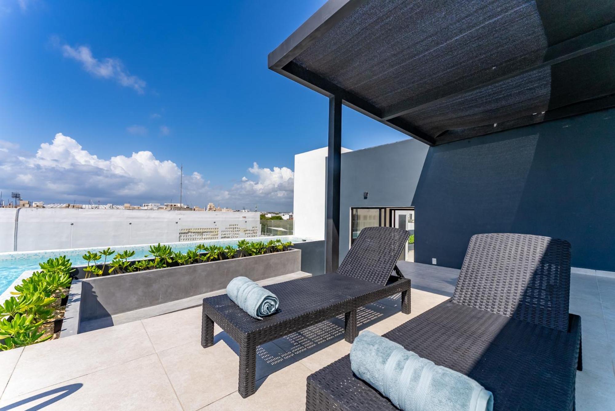 Beachside Breeze Near 5th & 38 * Playa del Carmen