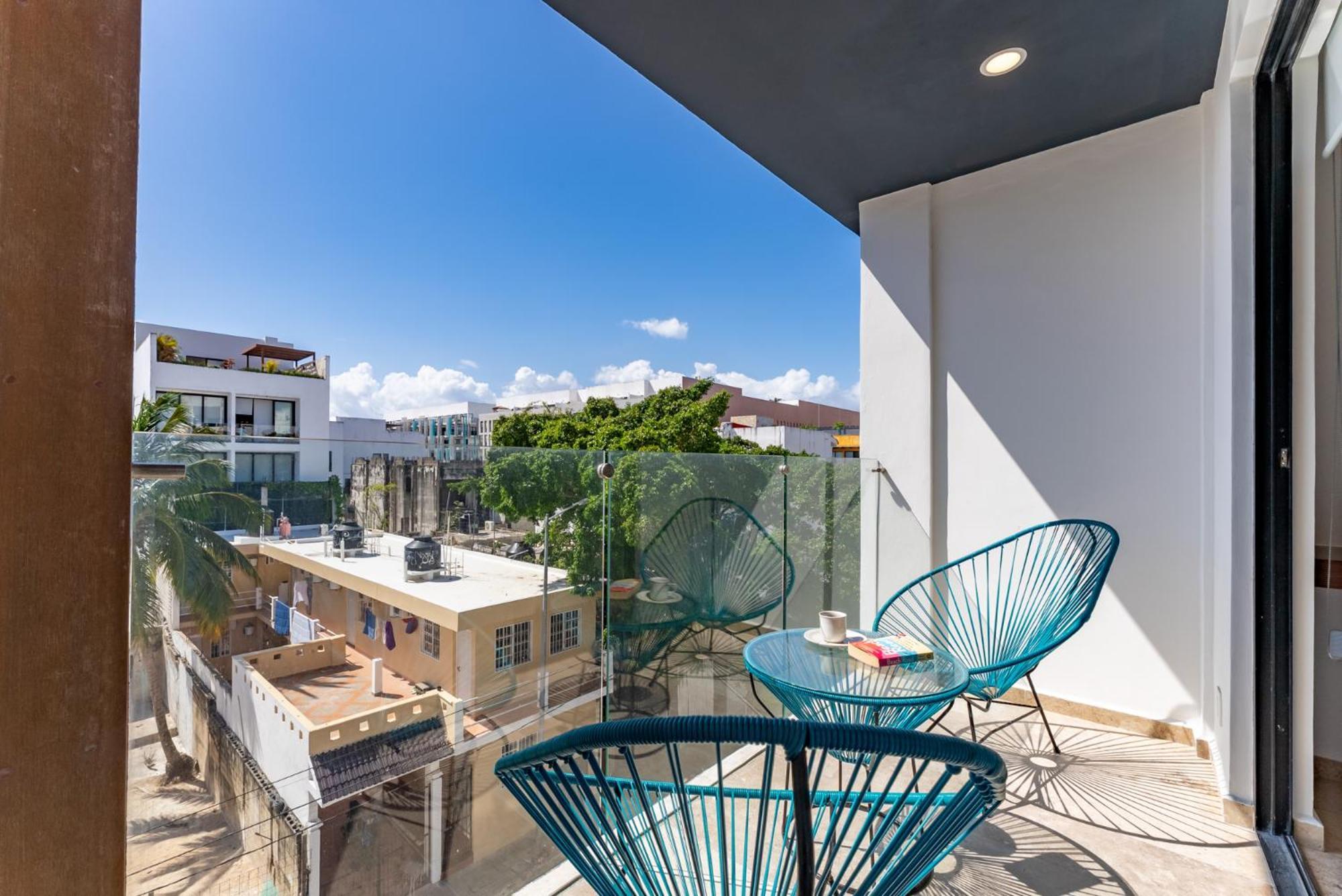 Beachside Breeze Near 5th & 38 * Playa del Carmen