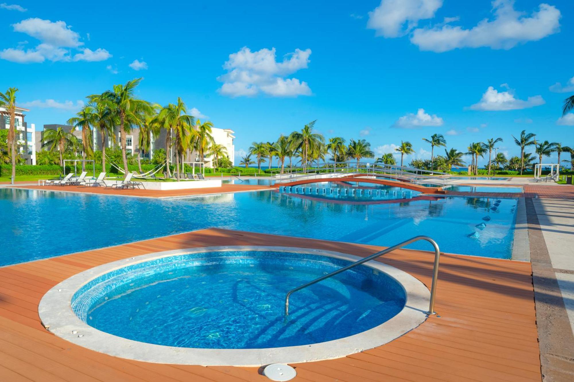 Holiday home Luxury 2 Bedroom With Tub & Infinity Pool - Side At Mareazul - Sirenita G *