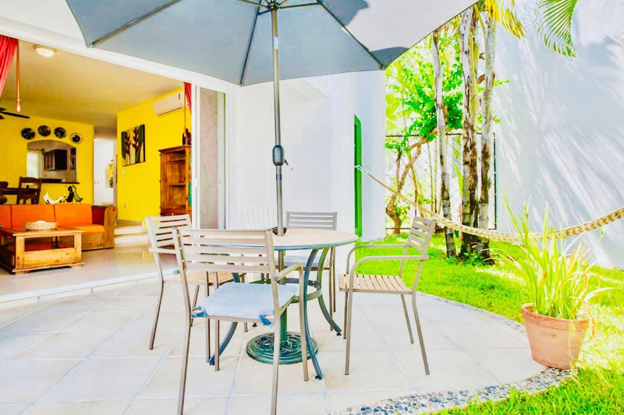 Executive Comfort With Swimming Pool Air Conditioning And Parking Gasthof Playa del Carmen