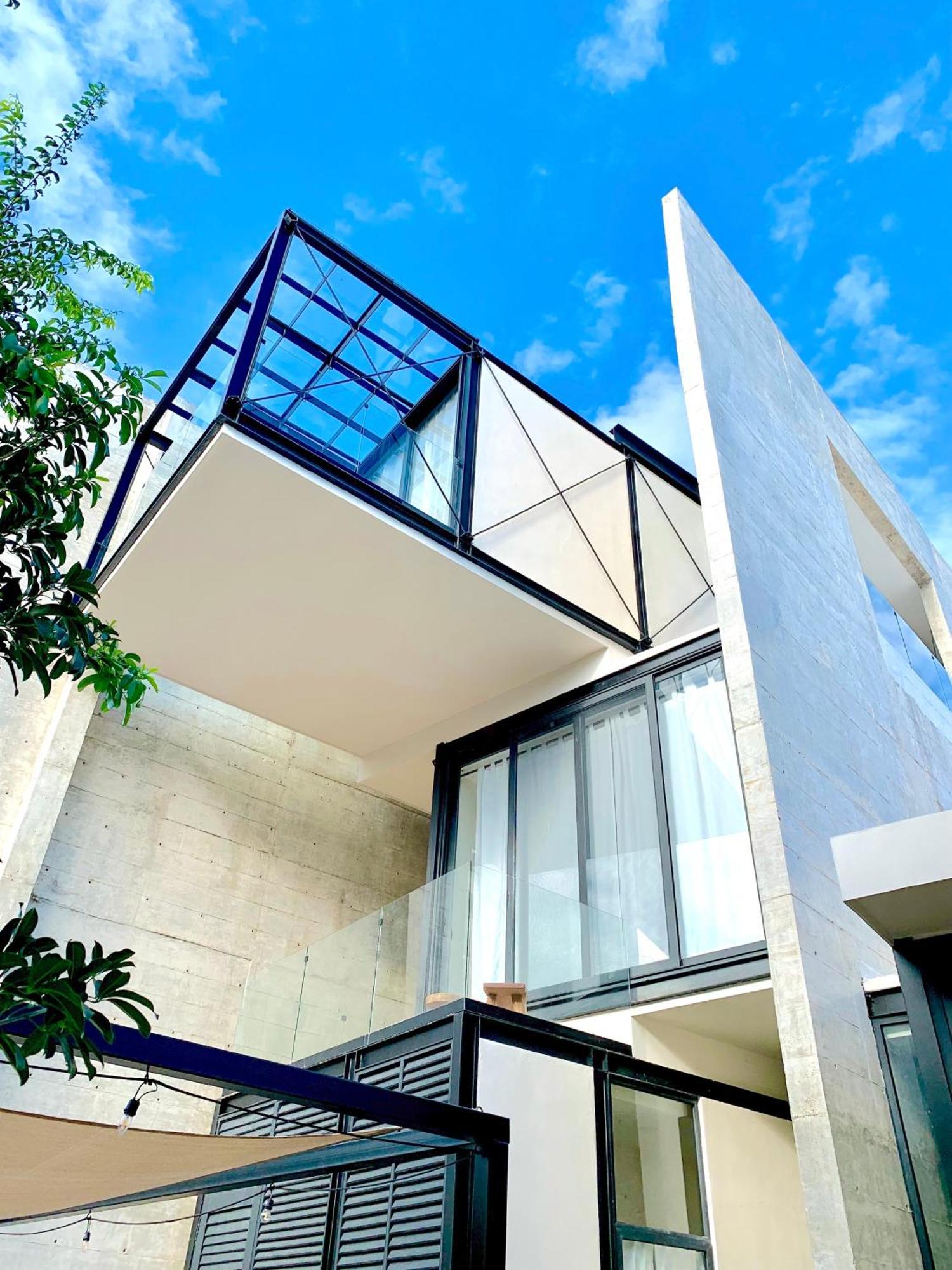 Biệt thự Glass Jungle With Amazing Views -10 Min Dt