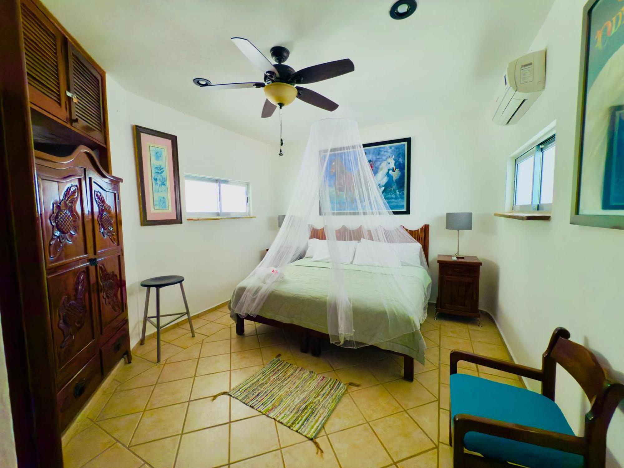 Urbaneden 'another Day In Paradise' * Playa del Carmen