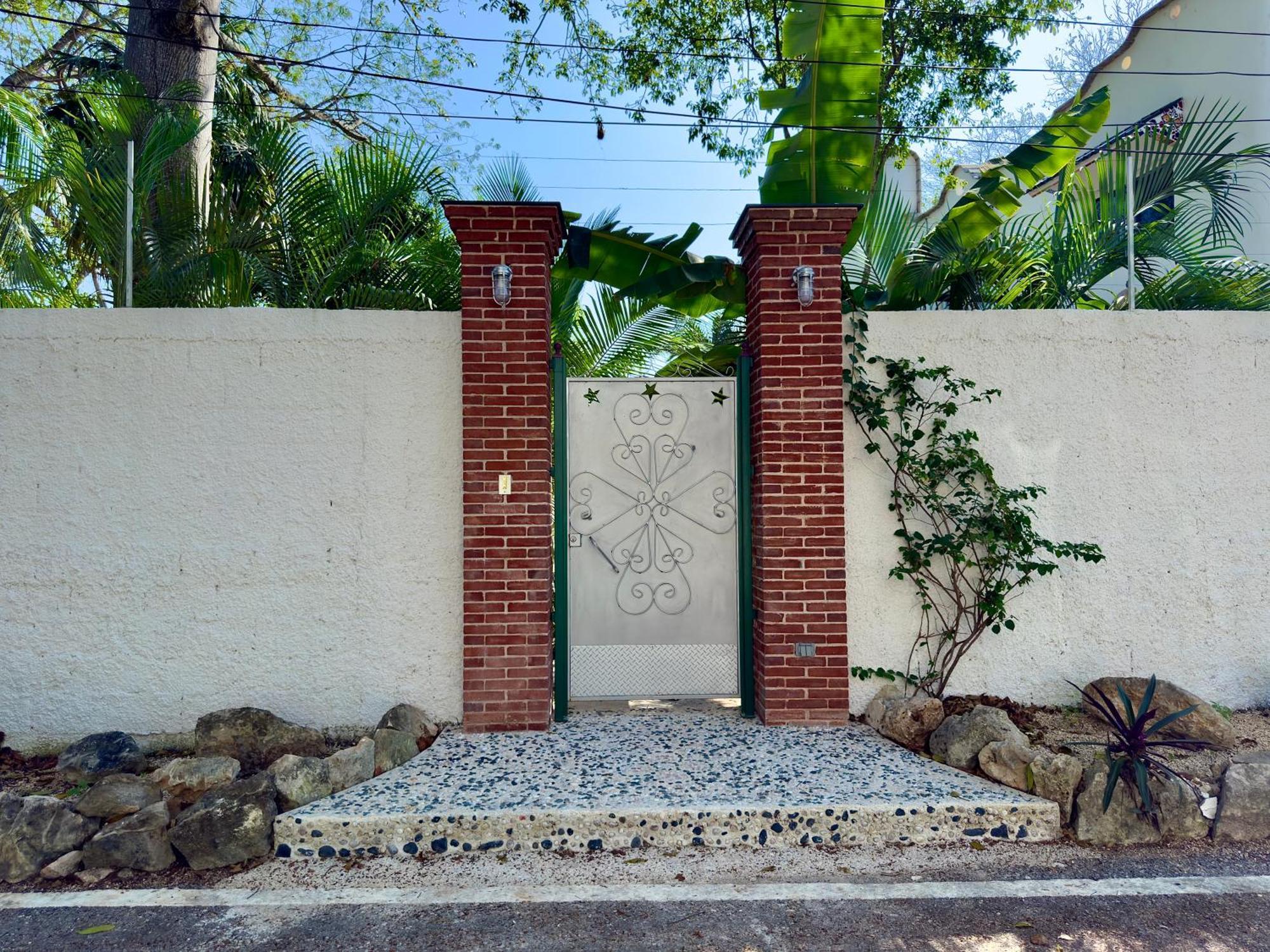 Villa Urbaneden 'another Day In Paradise' *