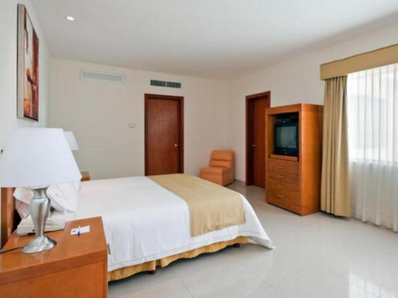 Wyndham Garden Hotel 5*