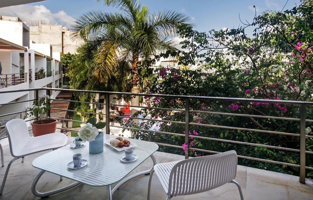 Luxurious & In Playa Steps From The