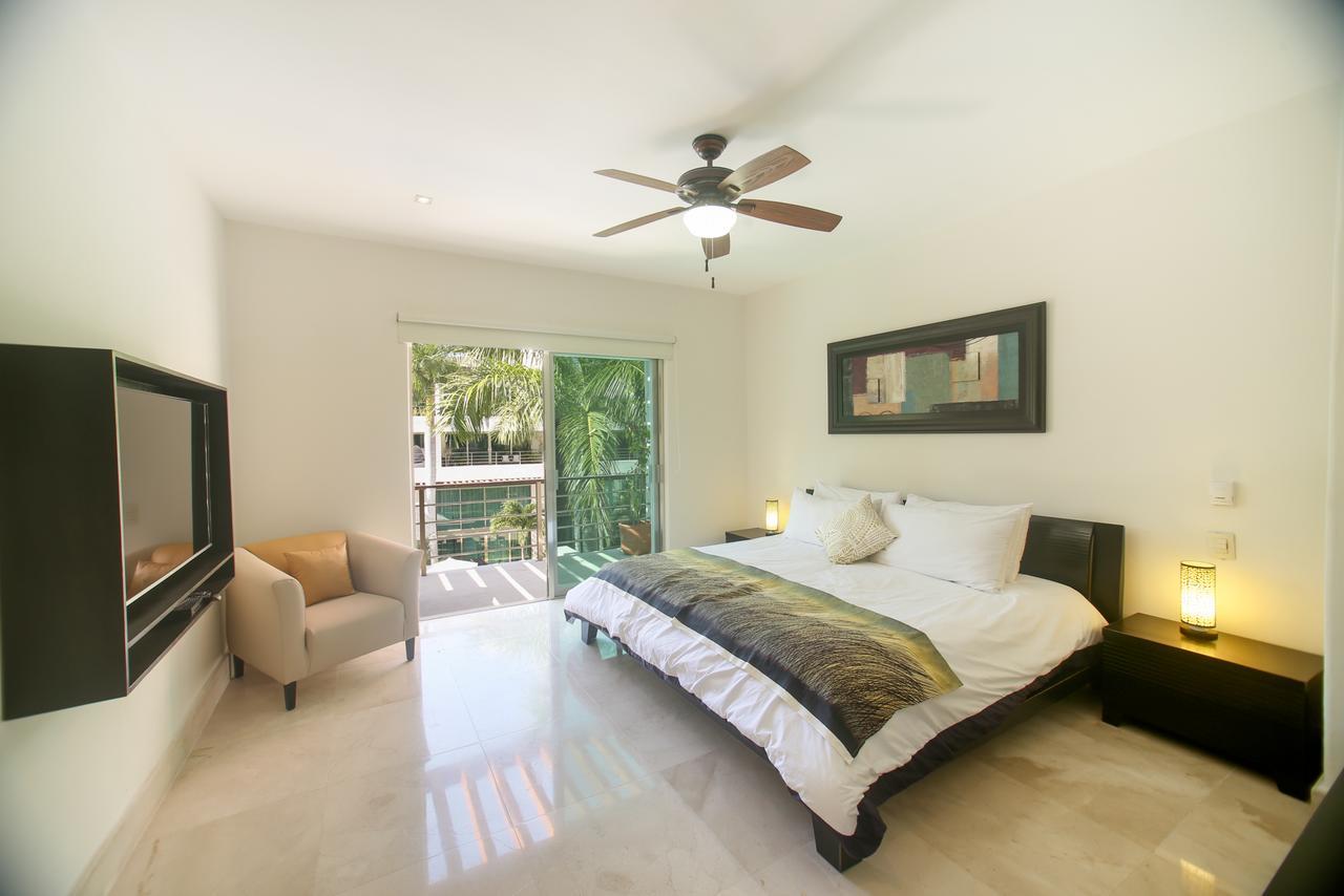 Luxurious & In Playa Steps From The *