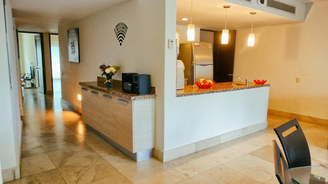 Luxurious & In Playa Steps From The *