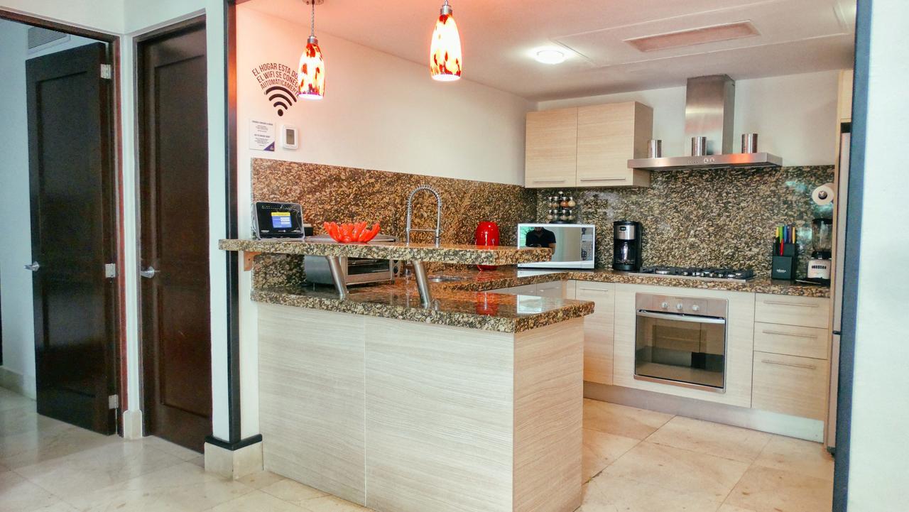Luxurious & In Playa Steps From The