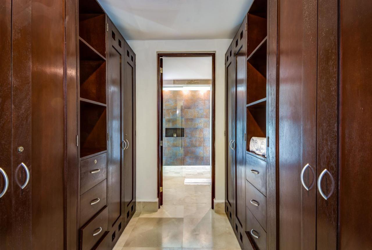 Luxurious & In Playa Steps From The *