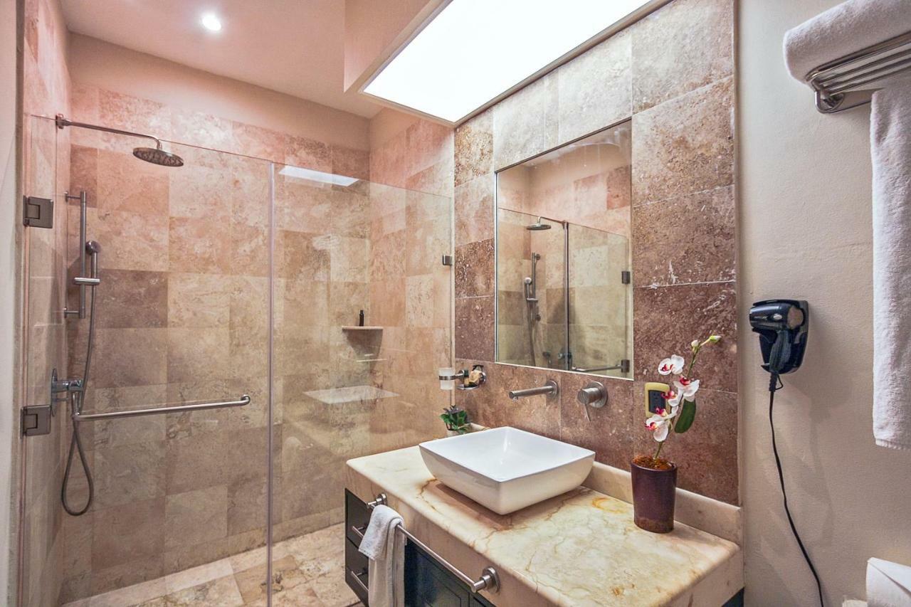 Penthouse Surf 408 - Beachfront Stunning Oceanview - At El Faro Apartment *