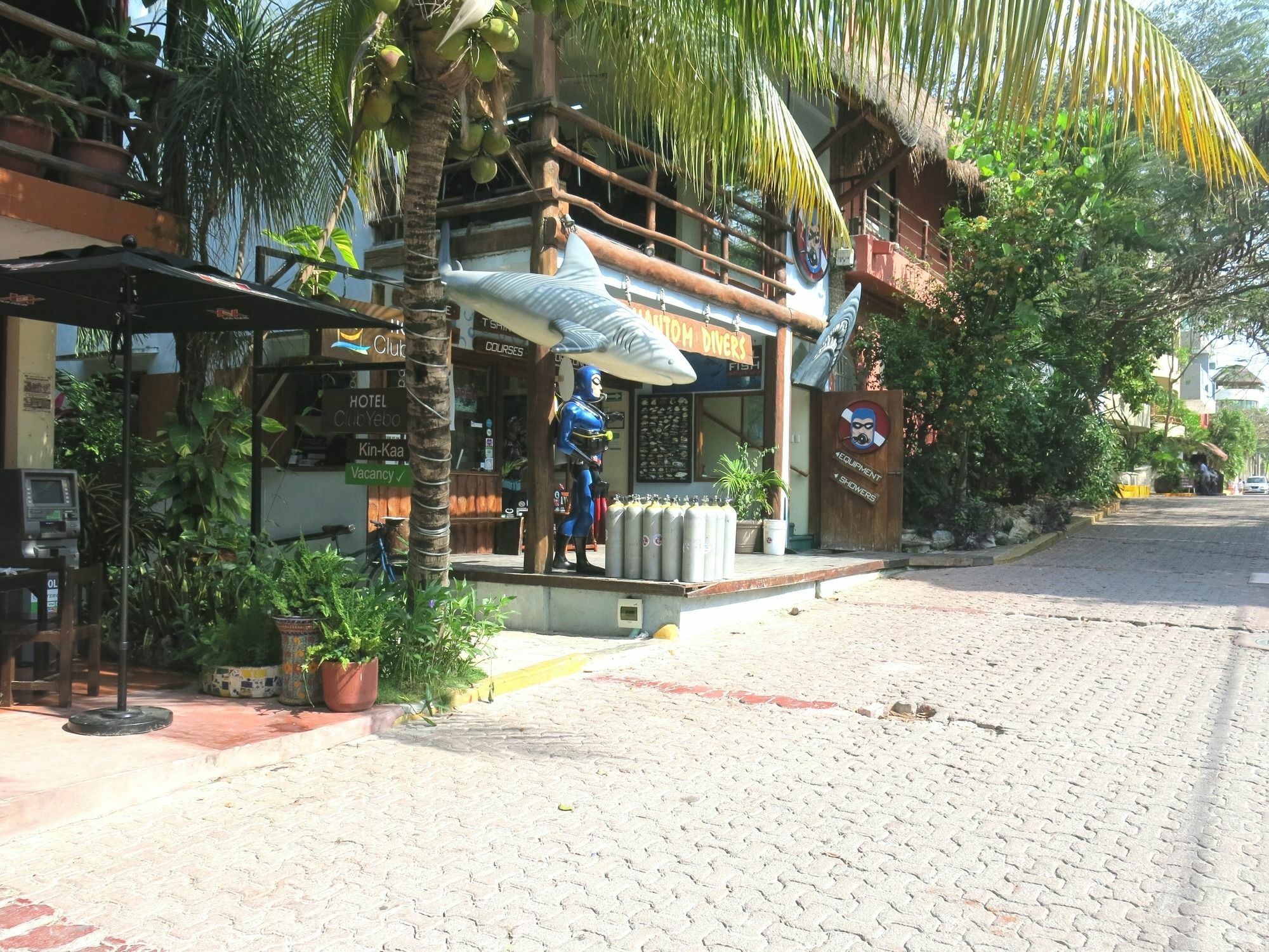 Club Yebo Hotel 3*