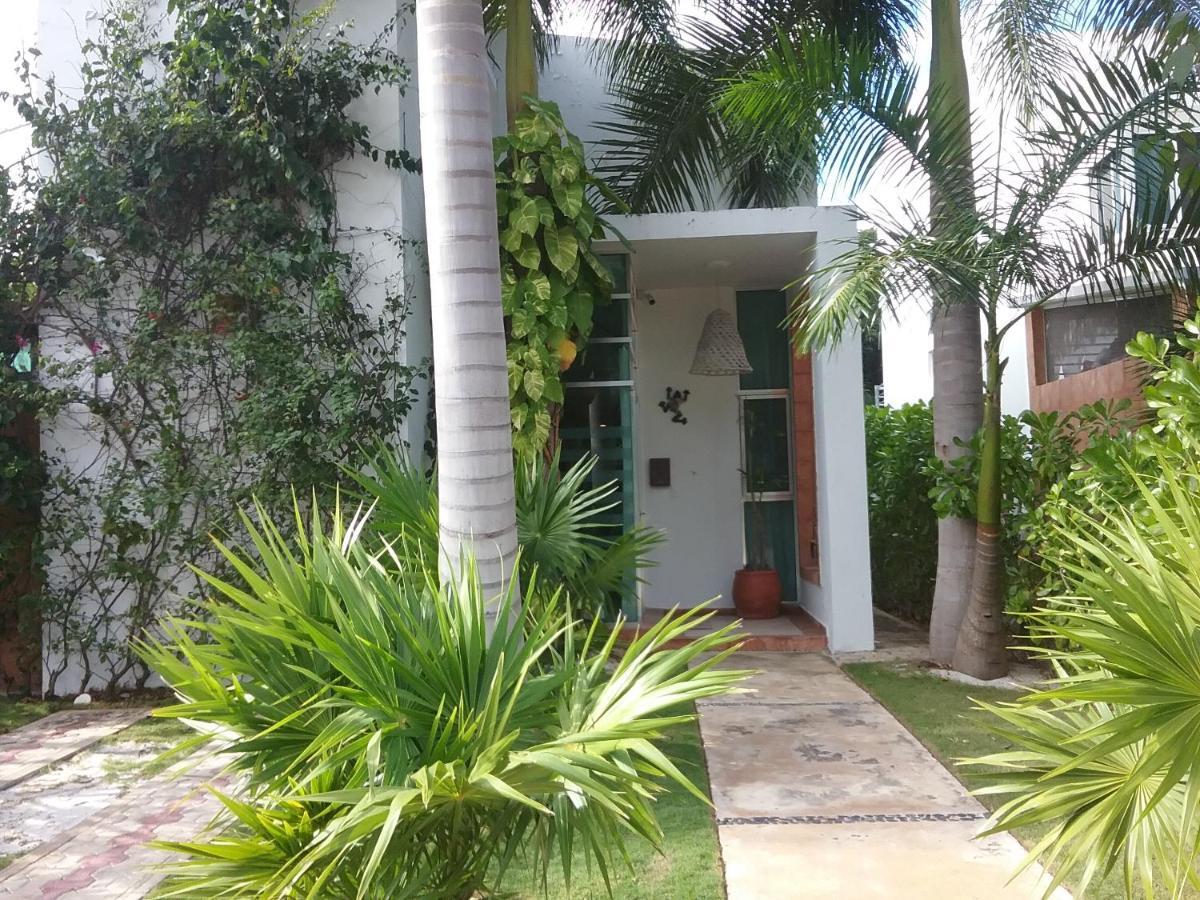 Casa Rioja Playacar Bed & Breakfast *
